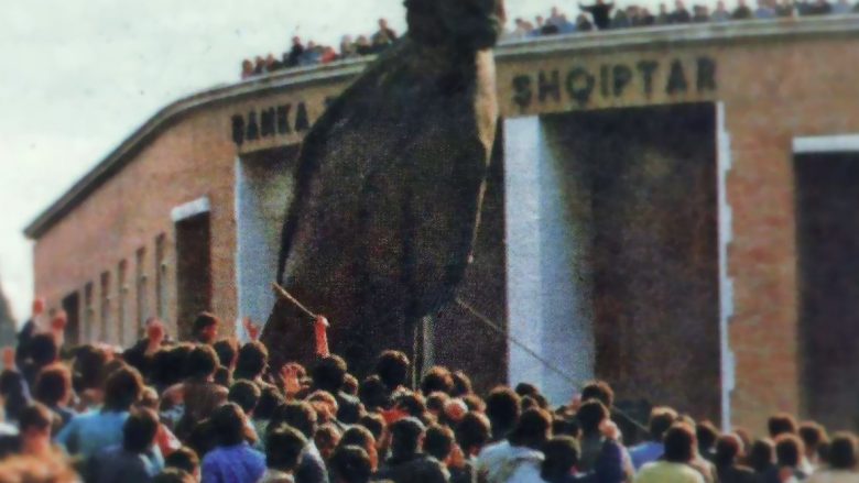 33 vjet nga rrëzimi i shtatores së Enver Hoxhës
